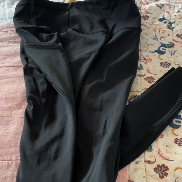Lululemon running tights with 6 pockets!
Size 2 in excellent used condition - Picture 8 of 8